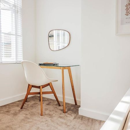 Principality View Apartment Two, By Solace Stays Κάρντιφ Εξωτερικό φωτογραφία