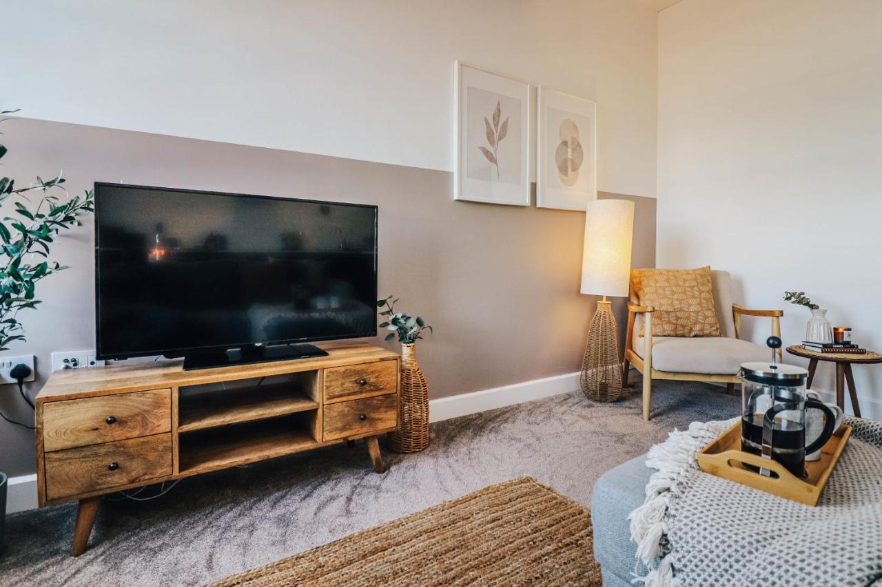 Principality View Apartment Two, By Solace Stays Κάρντιφ Εξωτερικό φωτογραφία