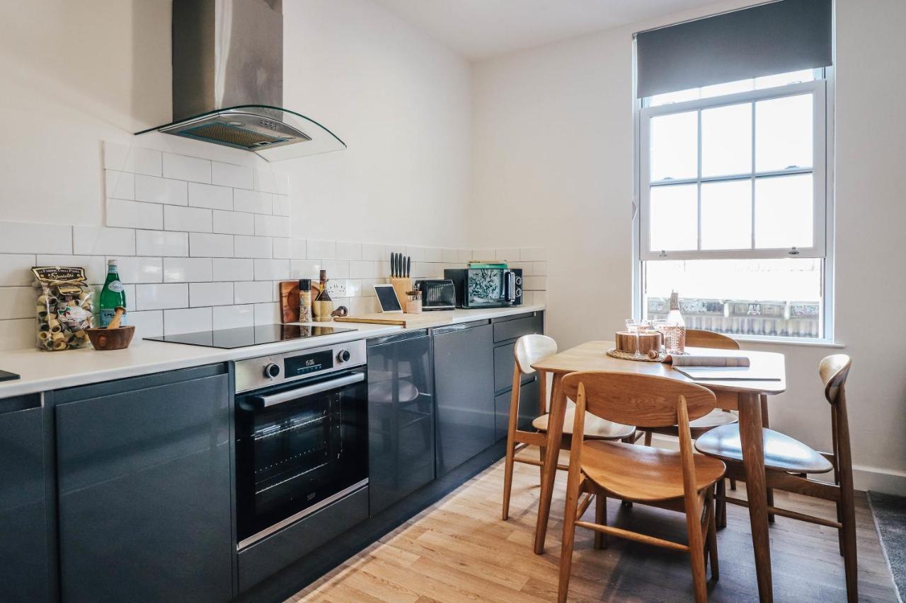 Principality View Apartment Two, By Solace Stays Κάρντιφ Εξωτερικό φωτογραφία