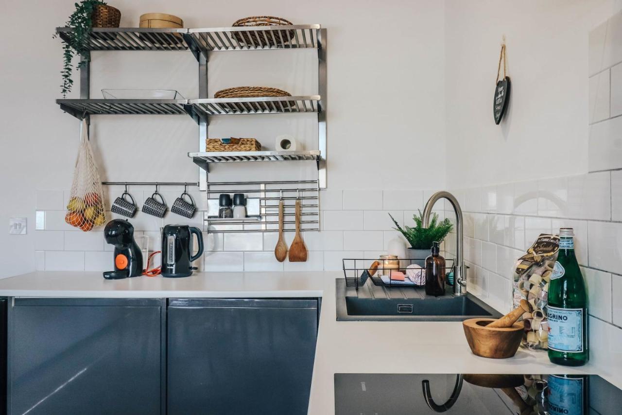 Principality View Apartment Two, By Solace Stays Κάρντιφ Εξωτερικό φωτογραφία